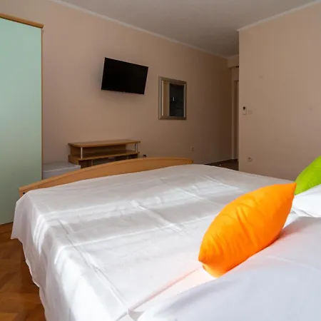 Tomislav Apartman *