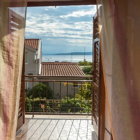 Tomislav Apartman *